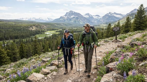 Quels sont les secrets pour une randonnée réussie dans les montagnes de Yellowstone, USA : équipements et itinéraires ?