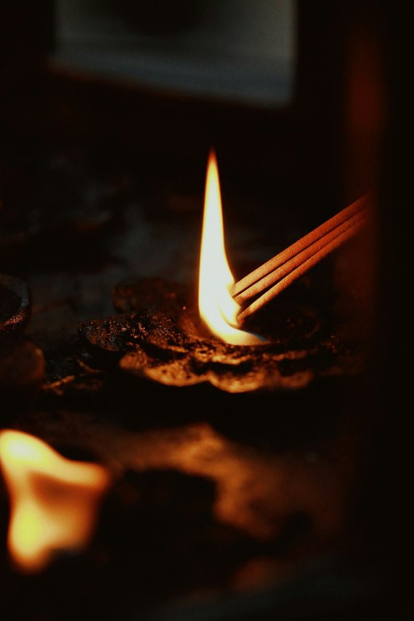 Comment assister à une cérémonie traditionnelle de purification du feu en Mongolie?